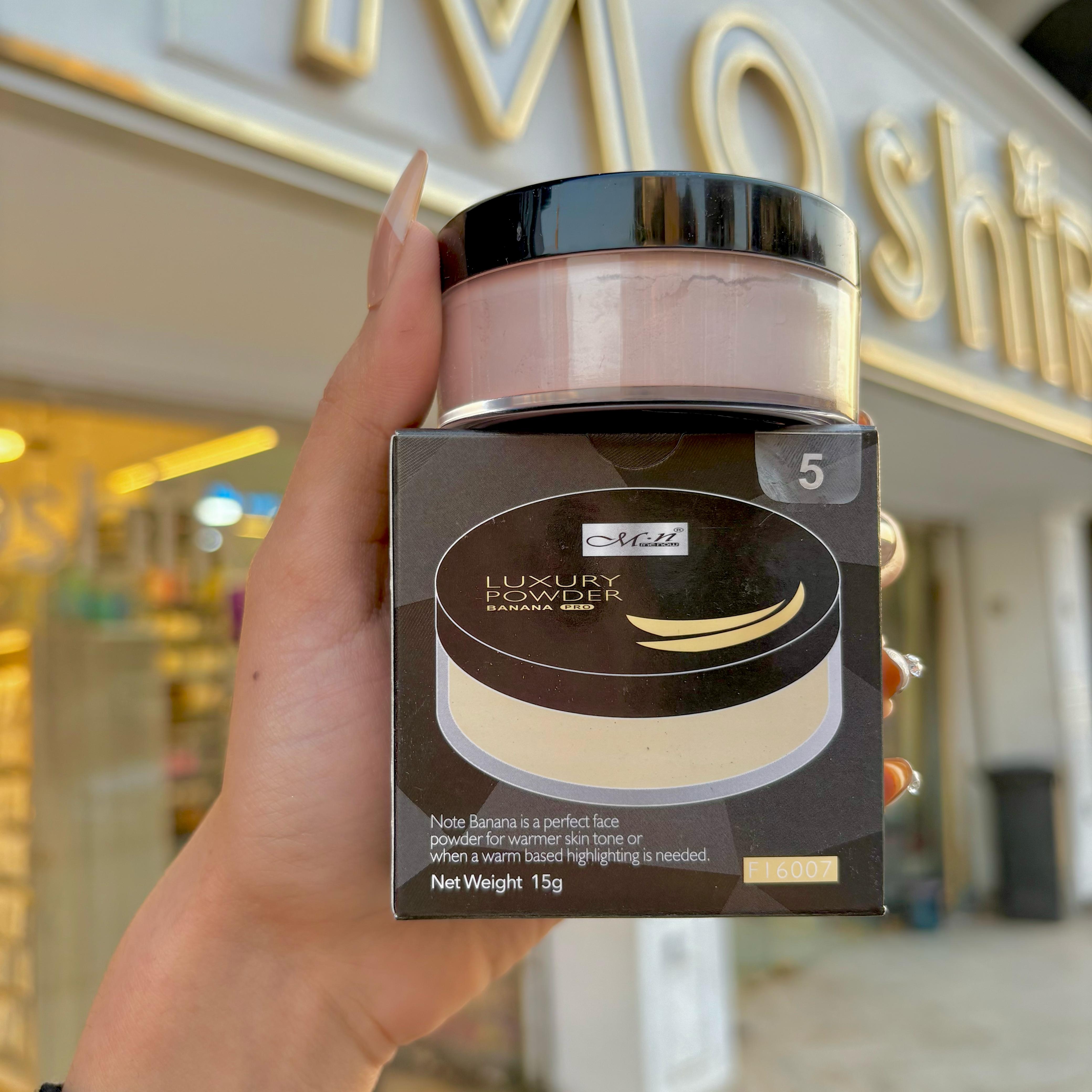 M.N Luxury Powder Banana - لوس بودر ام ان