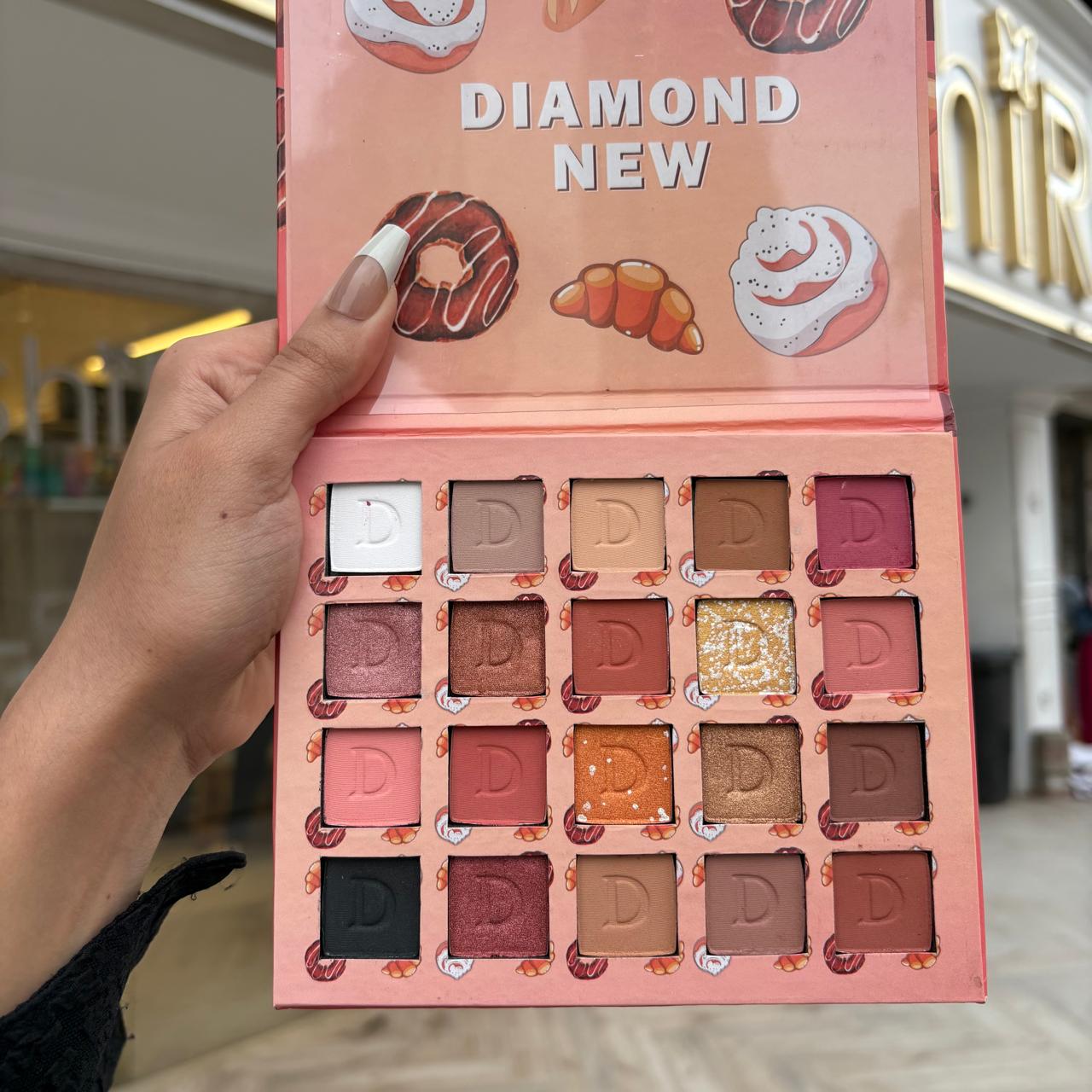DIAMOND BEAUTY EYESHADOW PALETTE - شادو دياموند بيوتي دونتس
