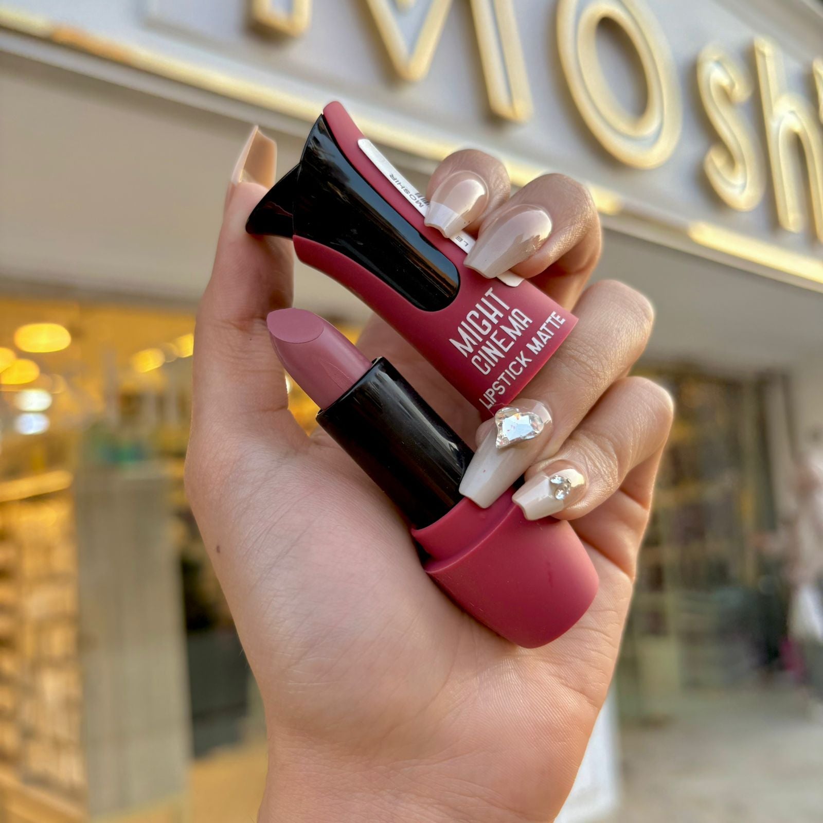 Might Cinema Lipstick - روج ستيك سينما
