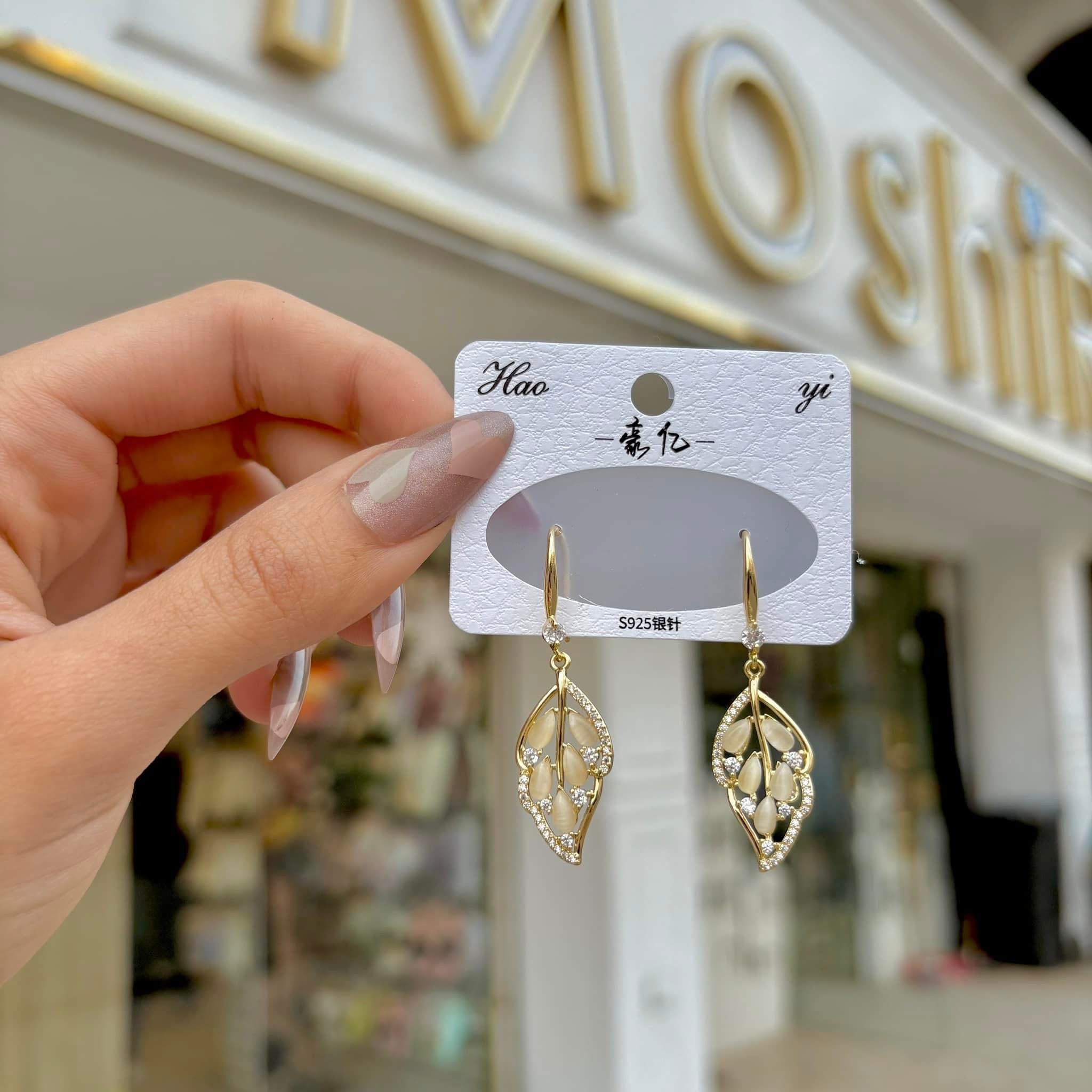 Evening earrings