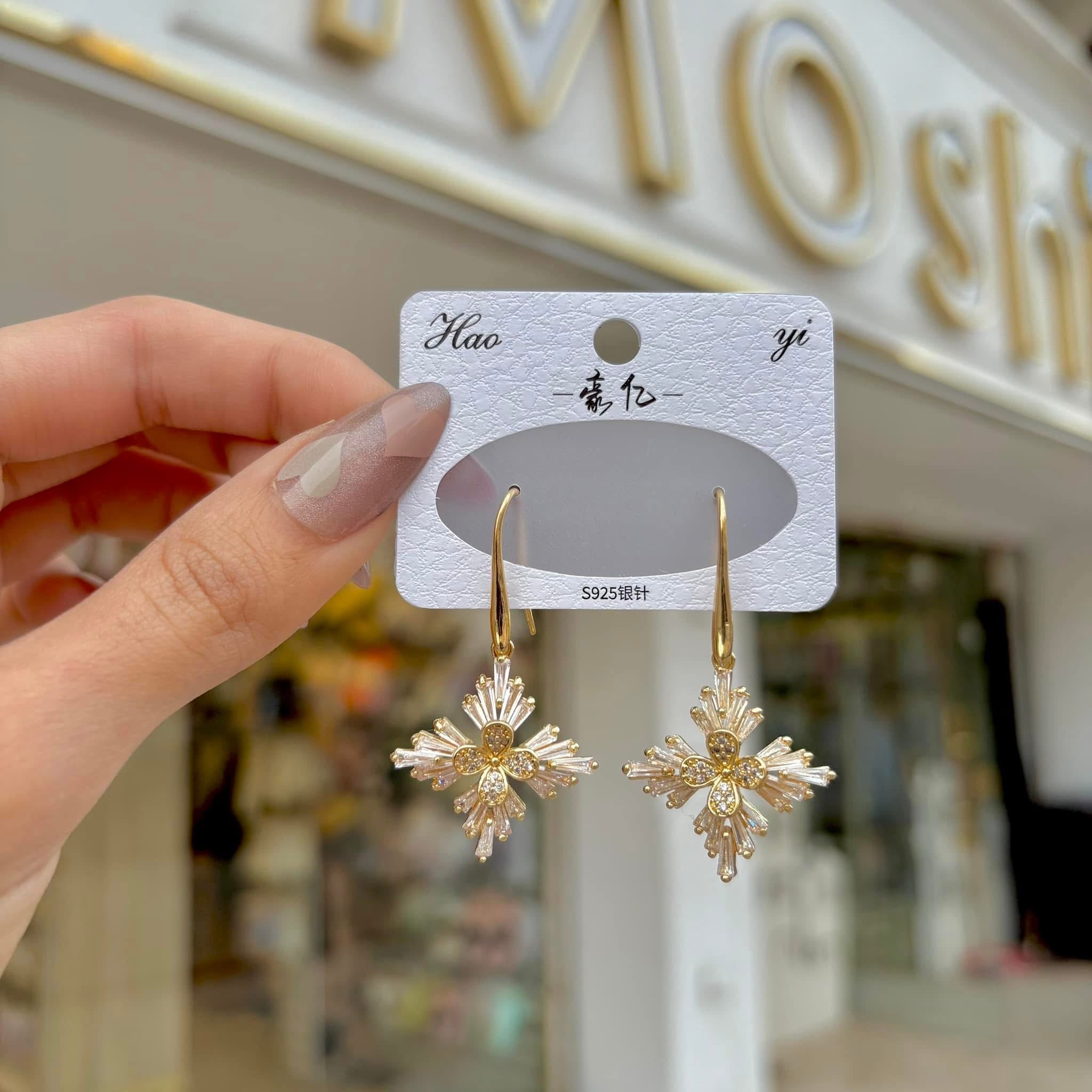 Evening earrings
