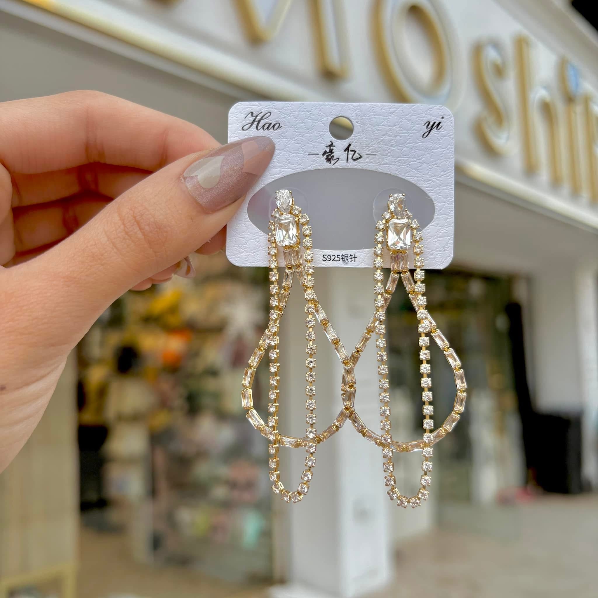 Evening earrings