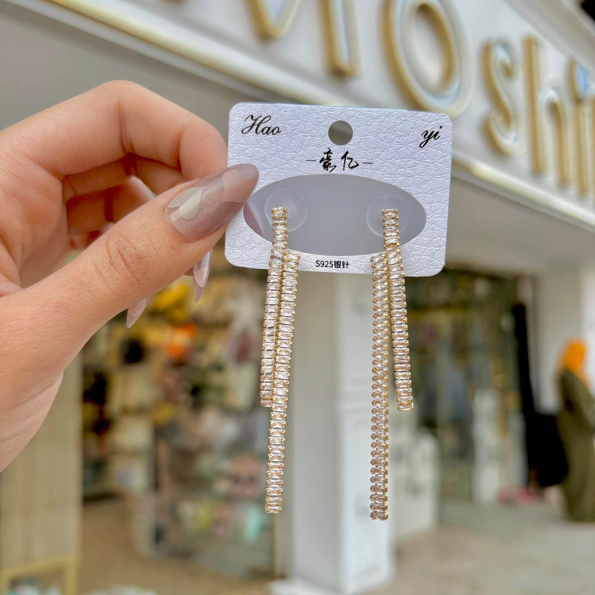 Evening earrings