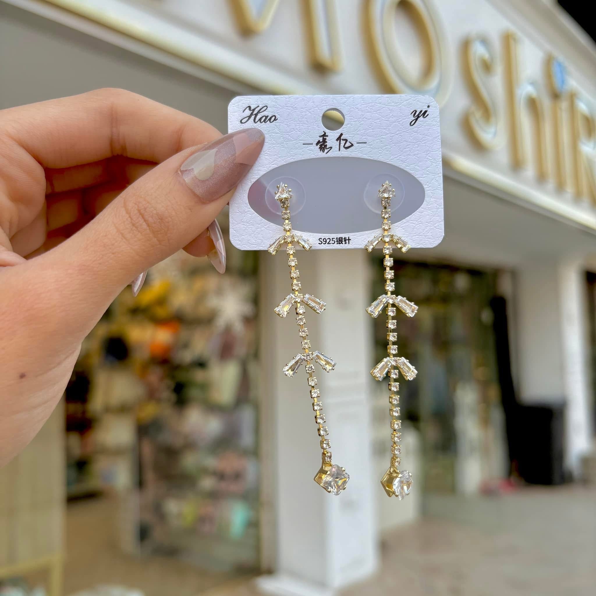 Evening earrings