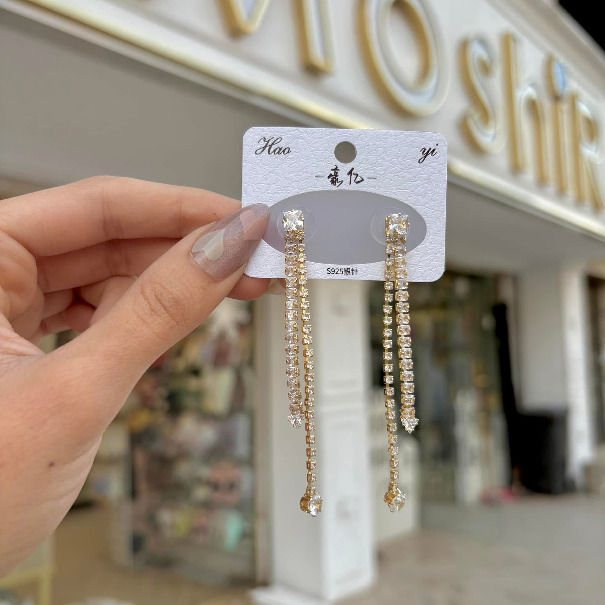 Evening earrings