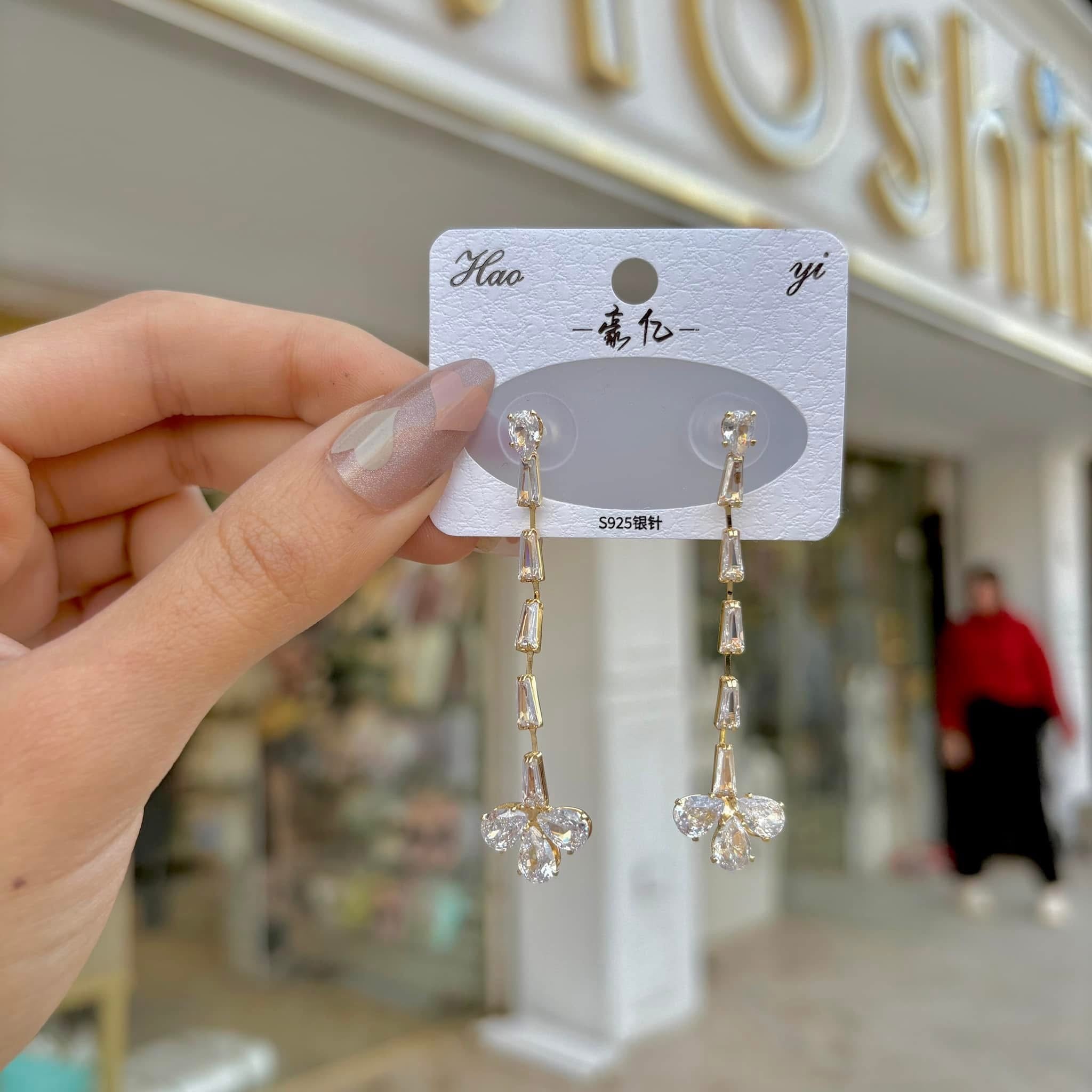 Evening earrings