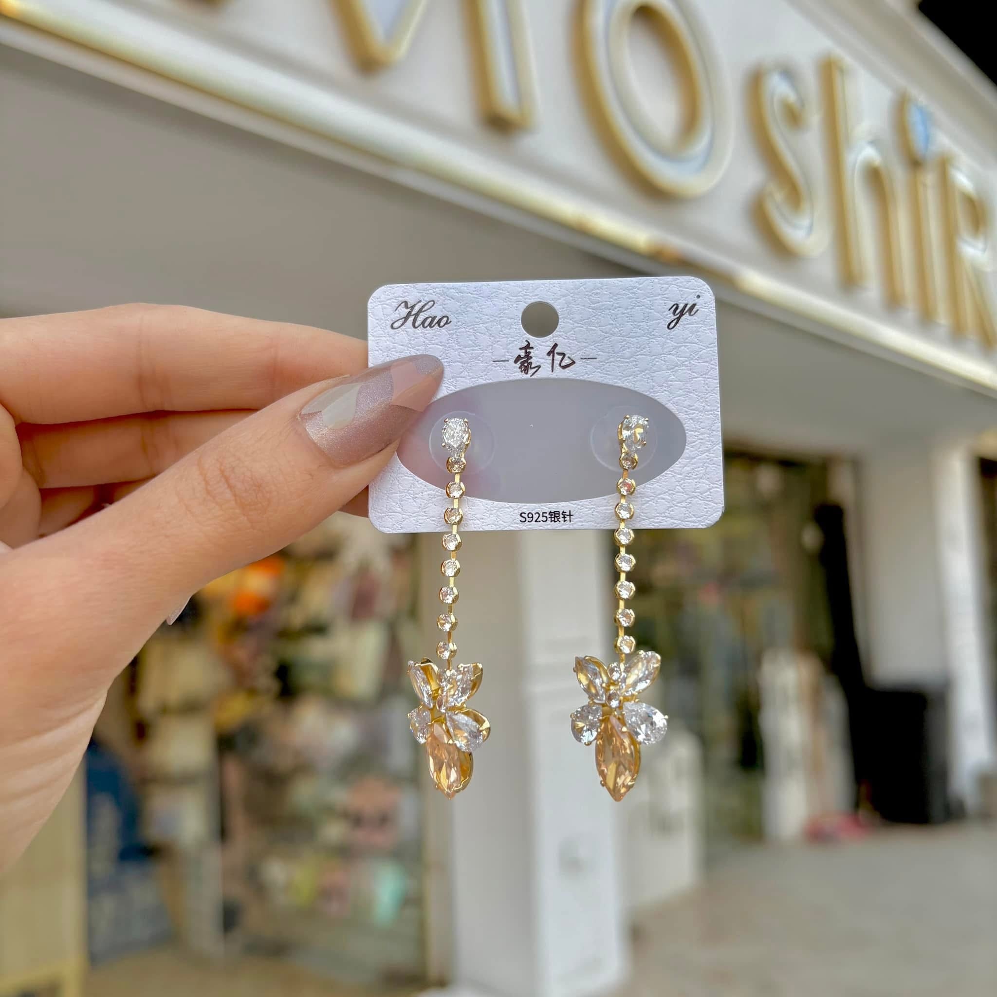 Evening earrings