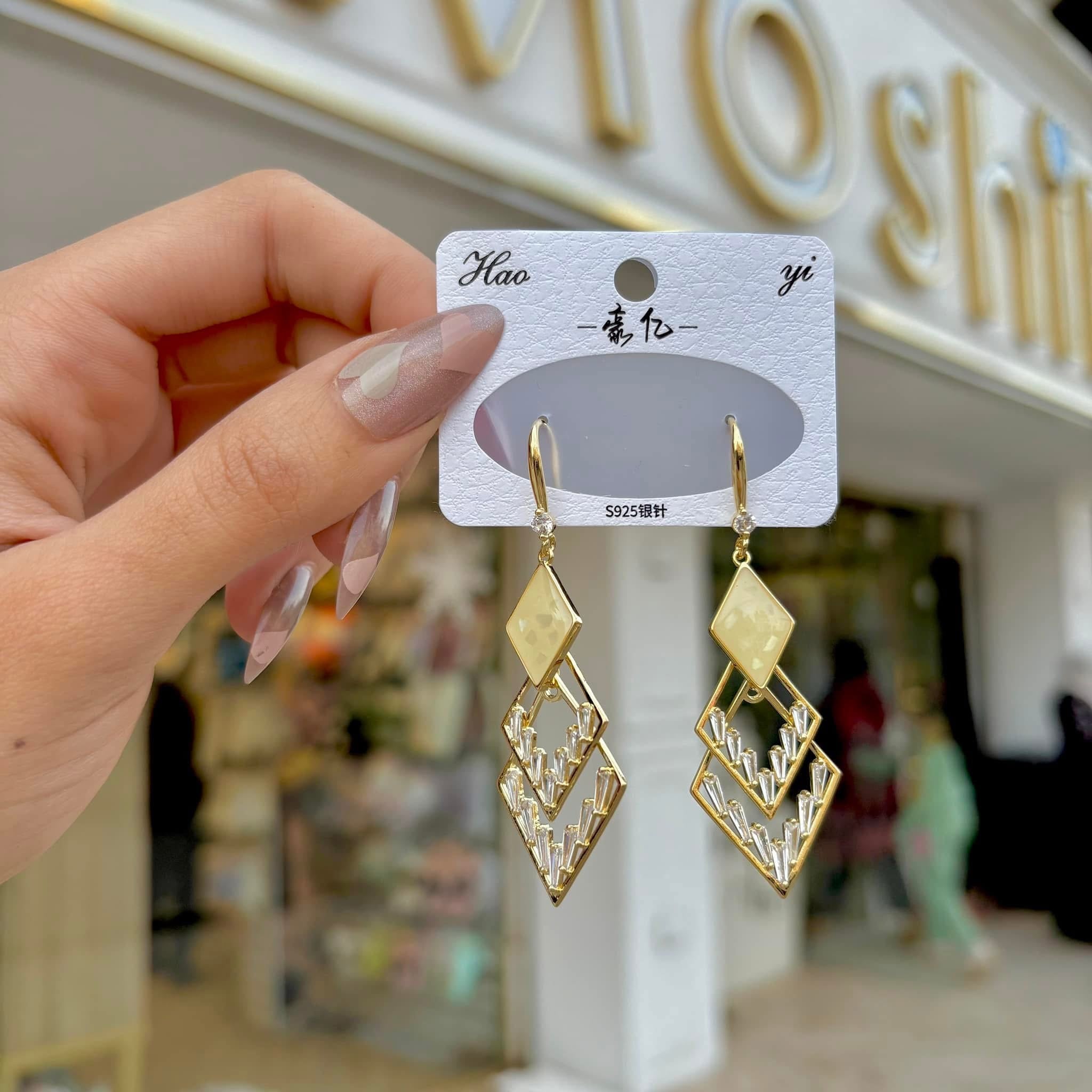 Evening earrings