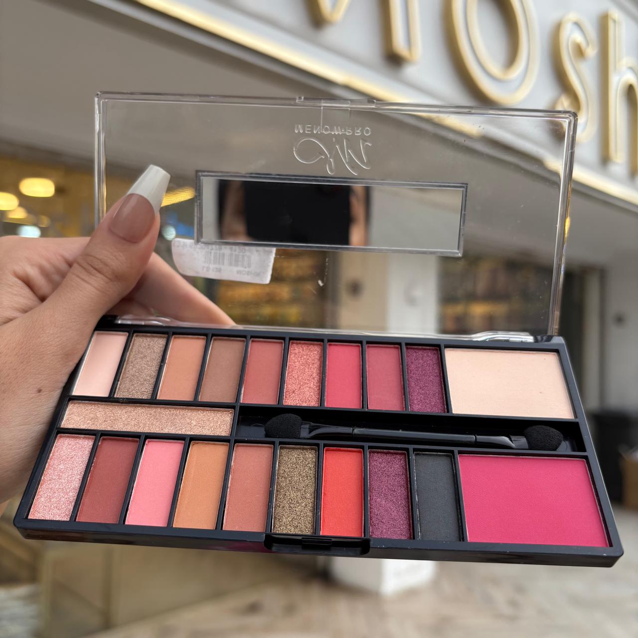 M.N Eyeshadow palette  - شادو ام ان ٤١٢٠
